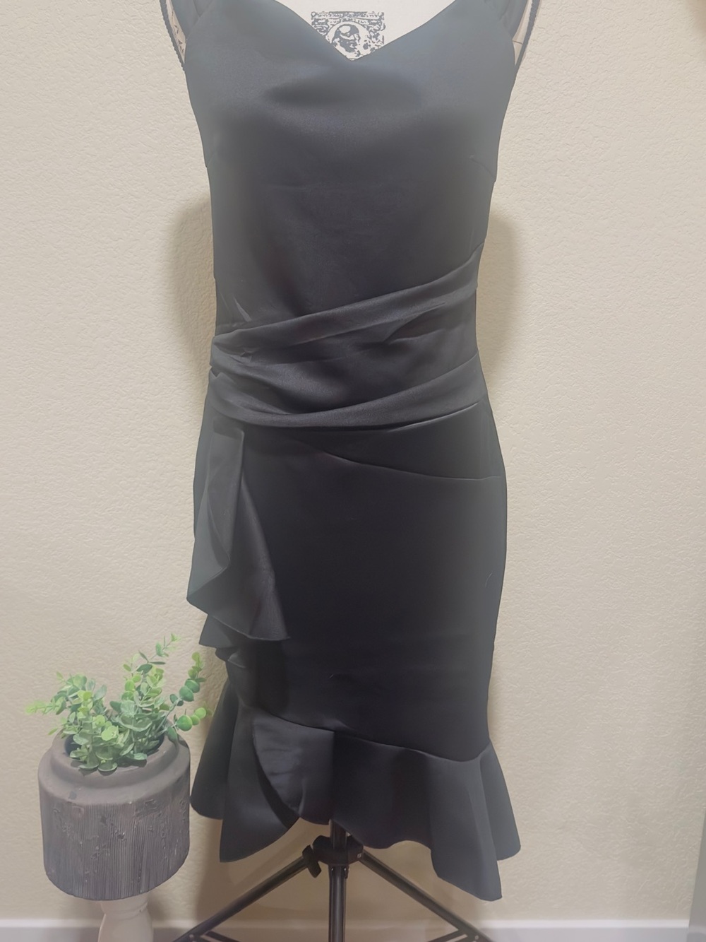 VENUS Black Draped Ruched Bodycon Cocktail Dress Ruffle Hem Size M